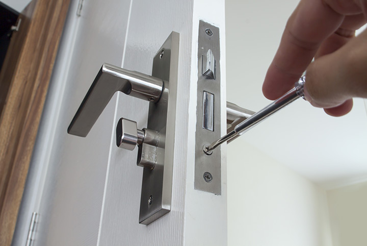 Our local locksmiths are able to repair and install door locks for properties in Richmond Upon Thames and the local area.